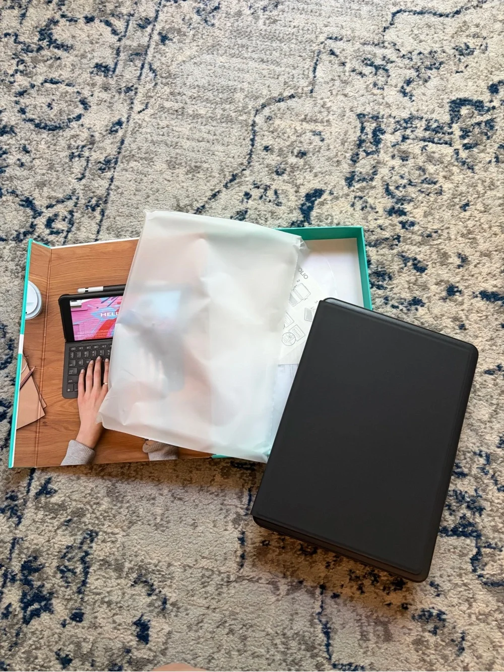 NWT Logitech Slim Folio iPad Keyboard Case